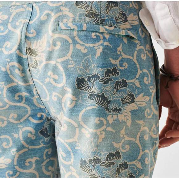 NEW FAHERTY classic boardshort in indigo blossom batik print - Picture 4 of 4